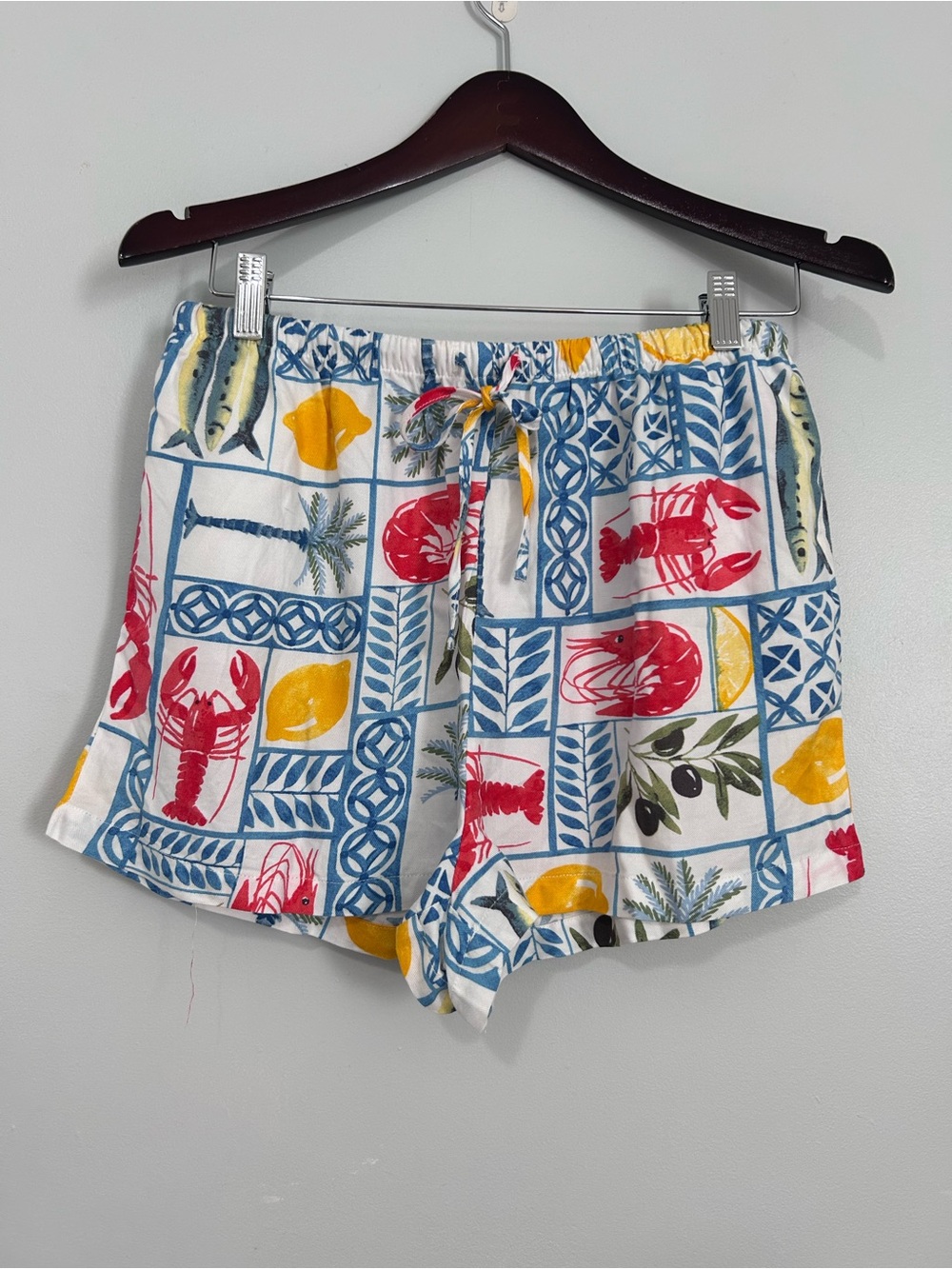 H/G Happily Grey White Coastal Shorts with Multicolor Mediterranean Print M